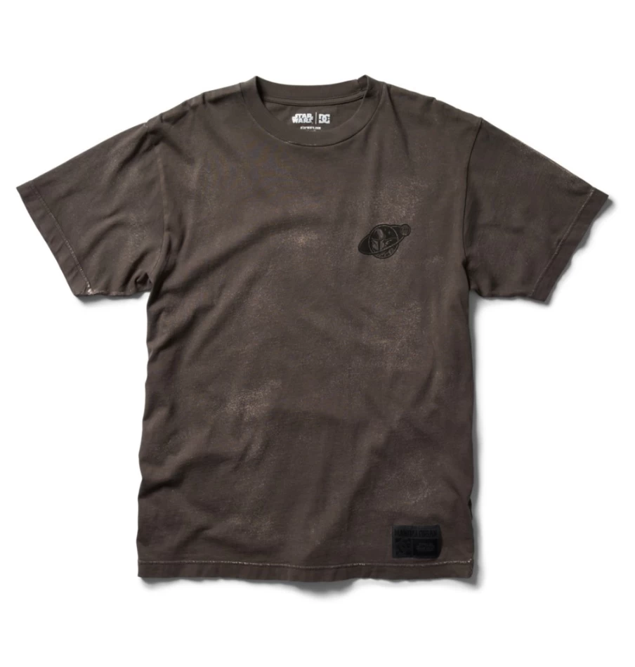 Men's DC Shoes Star Wars™ Mandalorian Dark Shadow Rain Wash T-Shirt